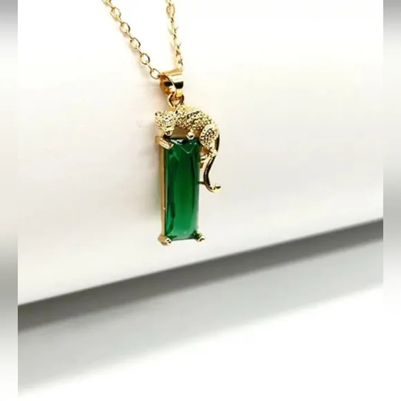 WOMEN'S LEOPARD CRYSTAL NECKLACE - Picture 4 of 5